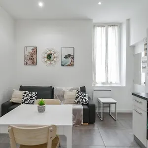 Beautiful Flat In The 8th District Of - Welkeys Marseille